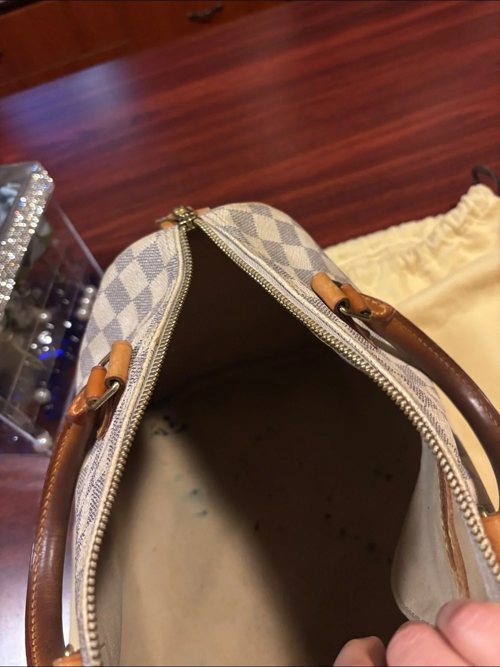 Louis Vuitton elegant louis